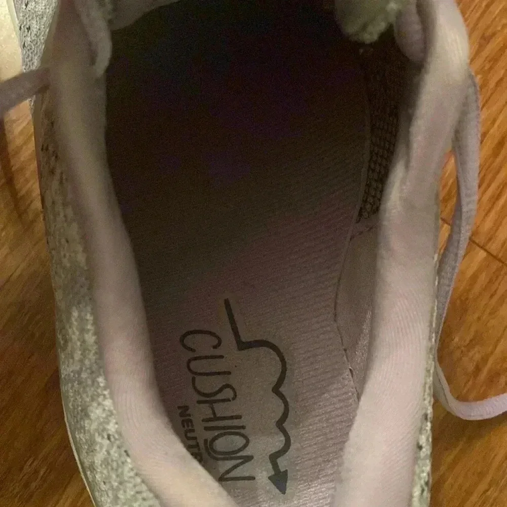 Brooks Anthem 2 - gray and purple sneakers - great condition- size 9.5
